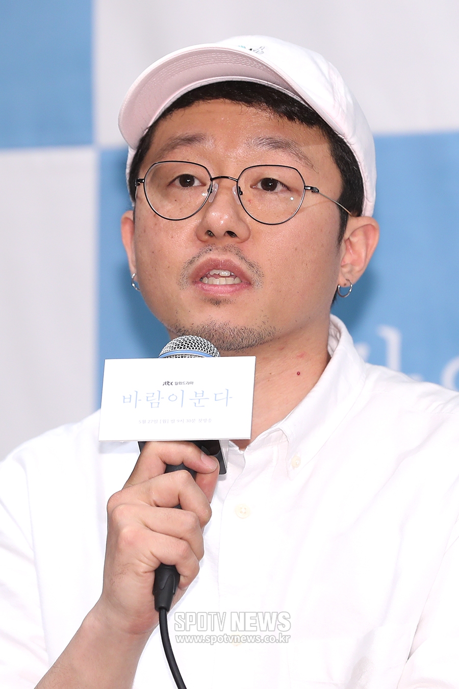 [포토S] 인사말 하는 정정화 감독