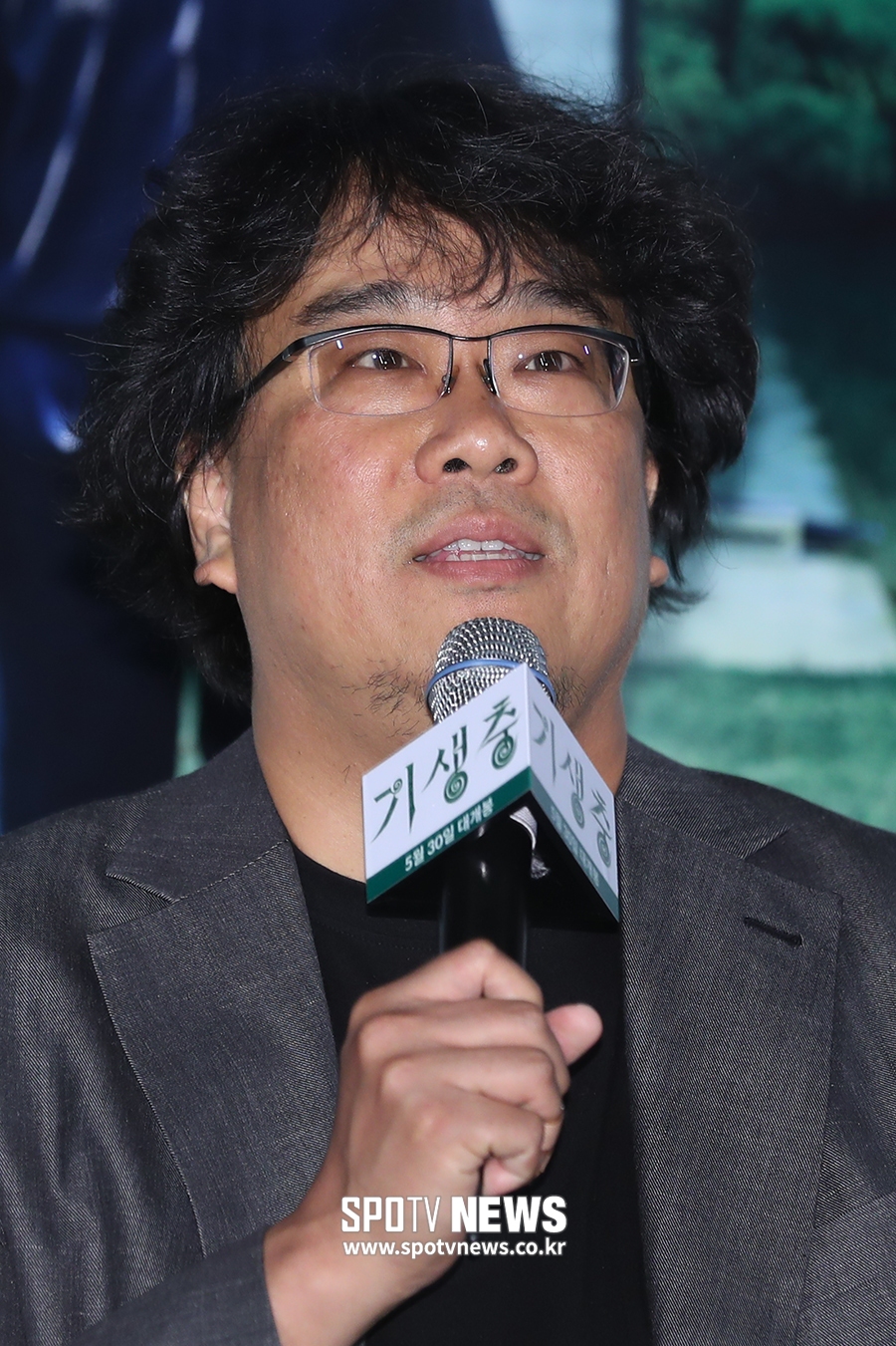 [포토S] 봉준호 감독, 황금종려상 받고 금의환향