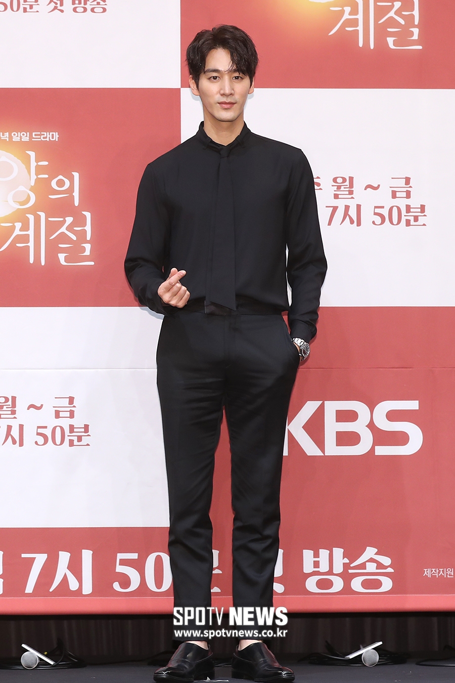 [포토S] 오창석, 올블랙으로 멋내고
