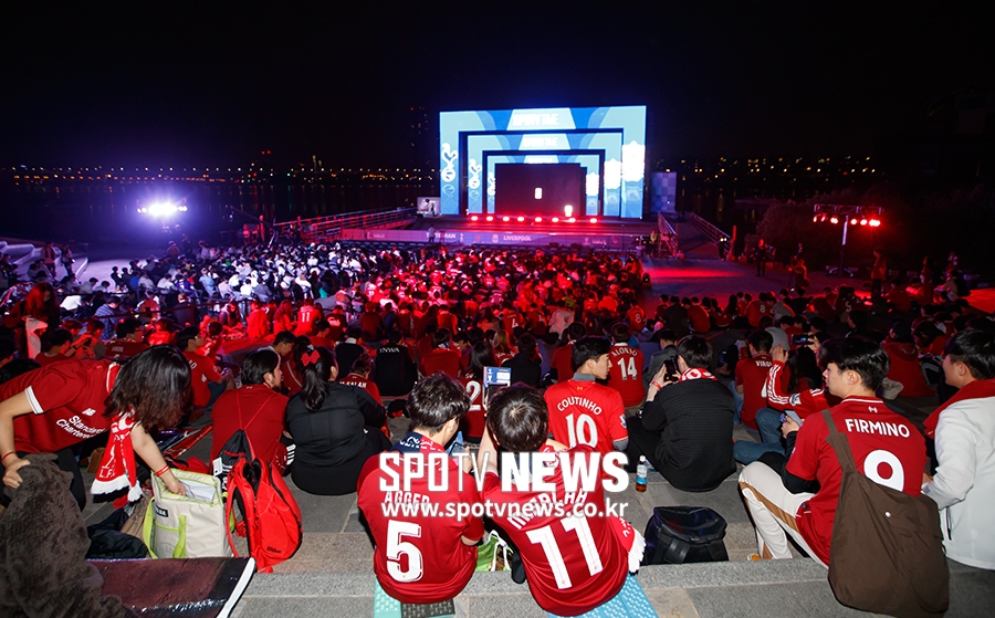 [포토S] '챔스' 결승 기다리는 리버풀 팬들