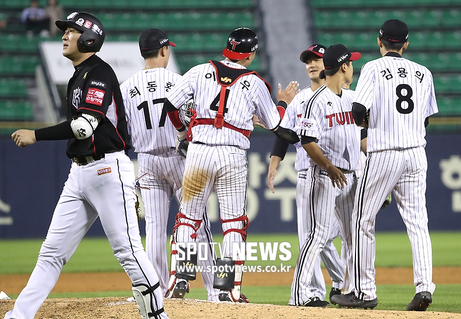 [포토S] LG, KT 꺾고 단독 3위!