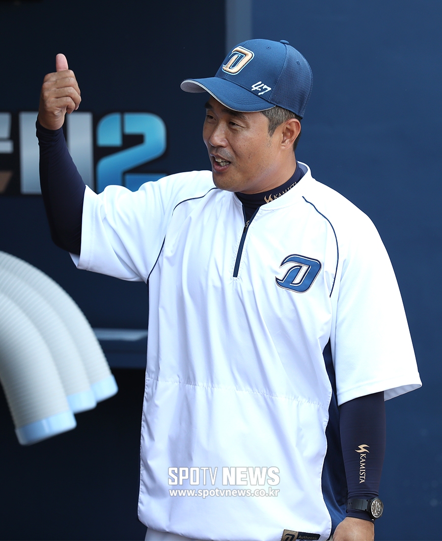 [포토S] 이호준 코치, 감량 후 더 건강해진 외모