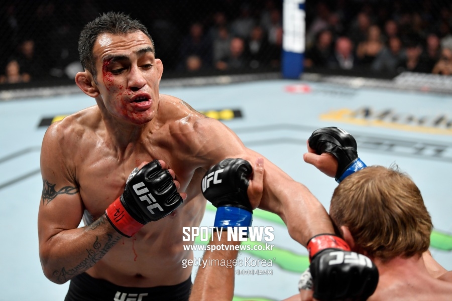 [정오의 UFC] 퍼거슨이 밝힌 하빕 깨는 법…"펜스 등지지 마"