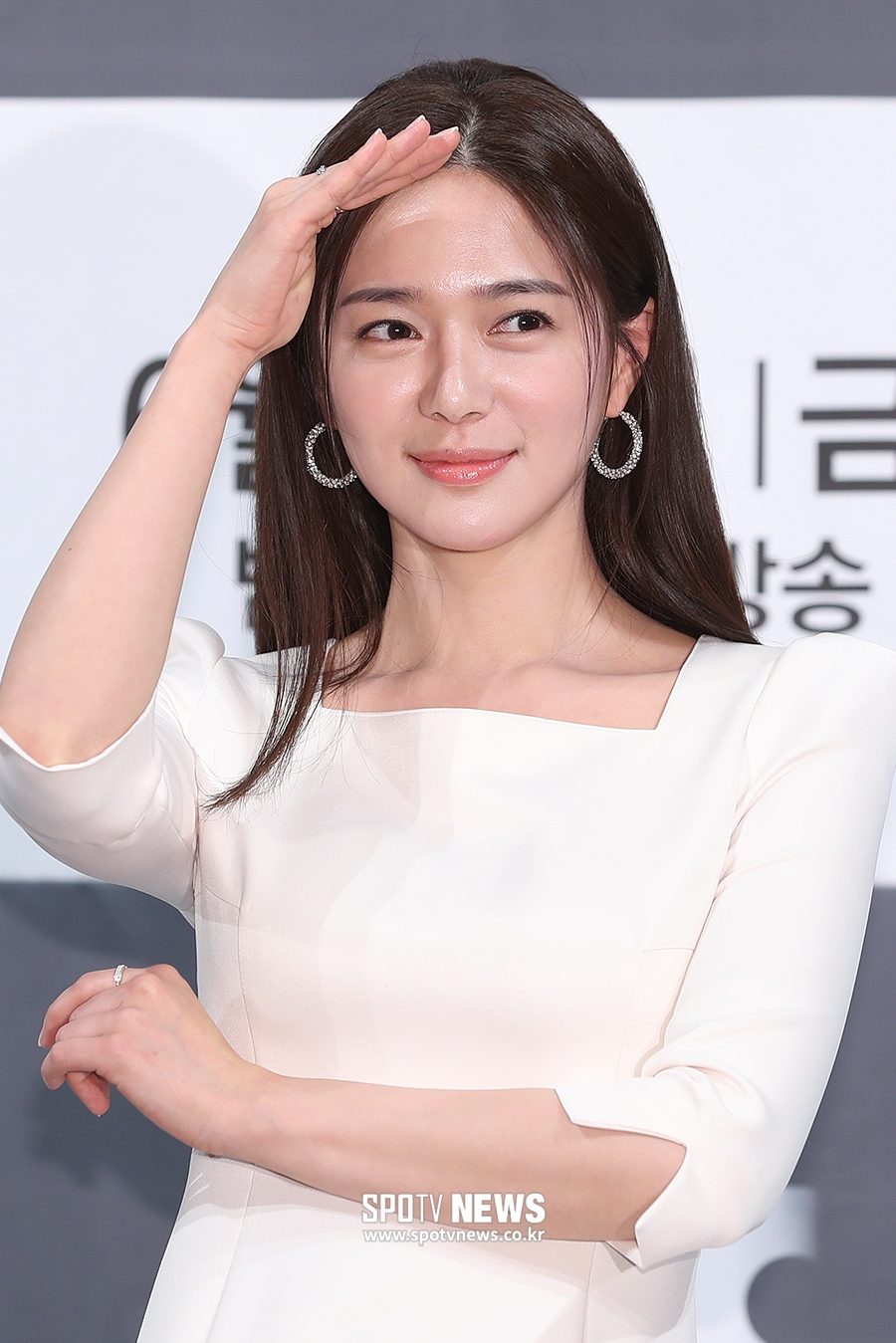 [포토S] 이엘리야, 차갑지만 누구보다 뜨거운 열정의 보좌진