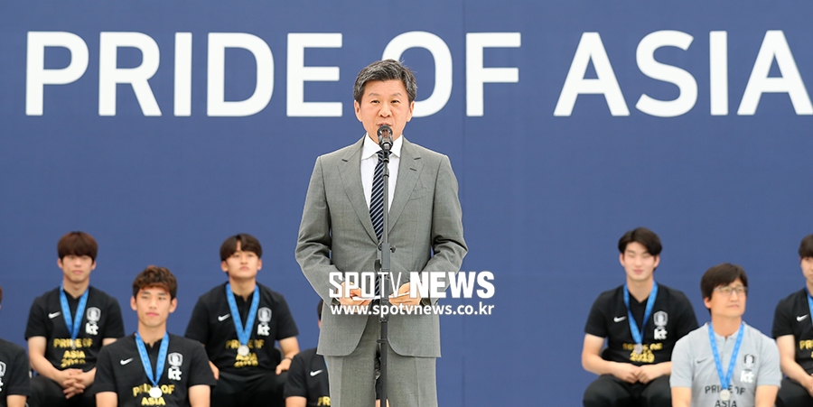 [포토S] 인사하는 정몽규 회장