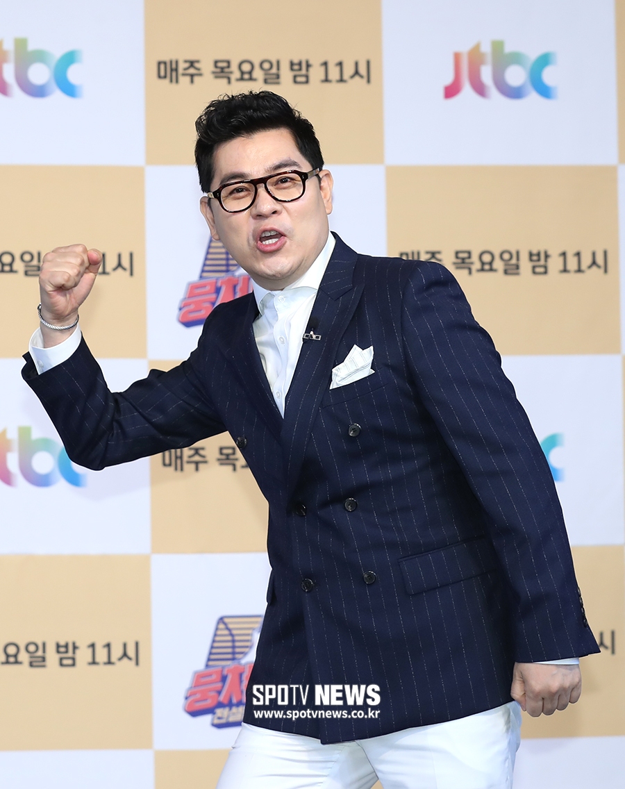 [포토S] 김용만, '뭉쳐야 찬다!'