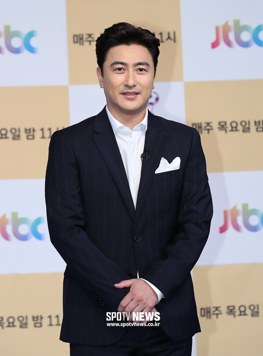 [포토S] 안정환, 근엄한 감독님