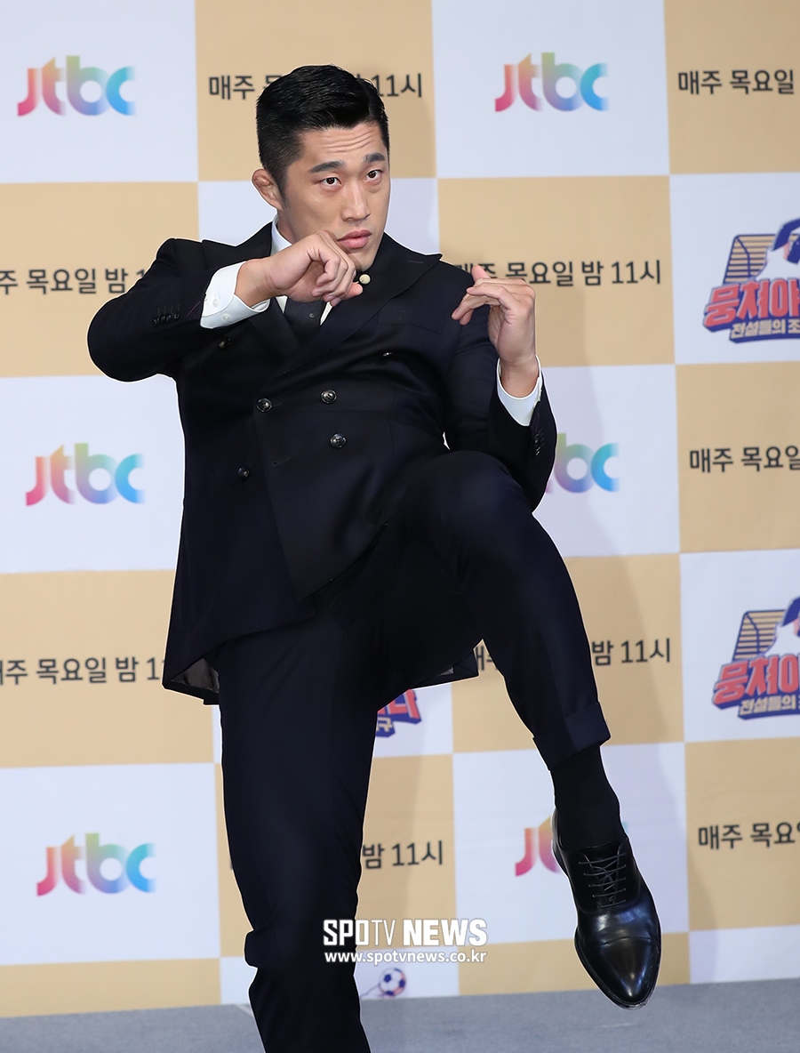 [포토S] 김동현, '내 슈팅은 무릎으로'