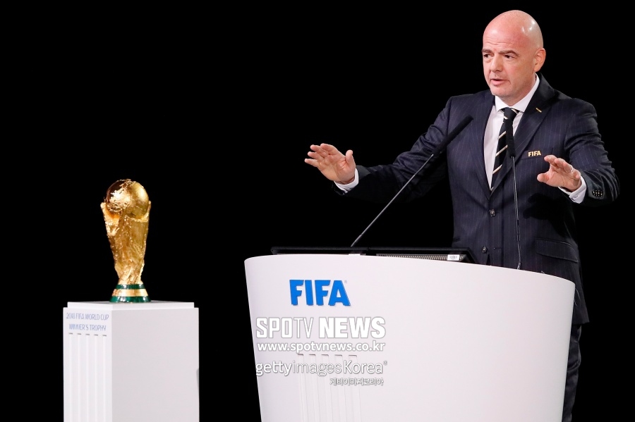 FIFA, 사상 초유의 월드컵 개최지 변경 '비밀 회담'