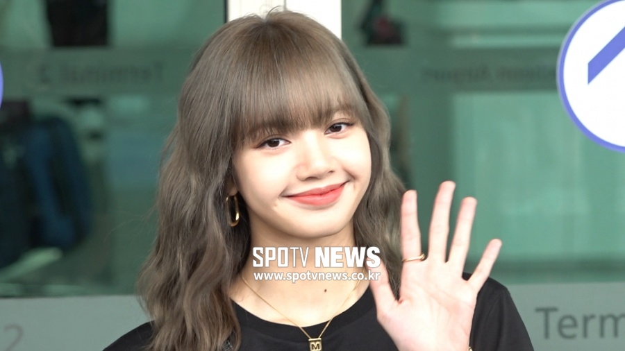 블랙핑크 리사(BLACKPINK LISA) 출국, 파리로 떠나요~ [공항패션]