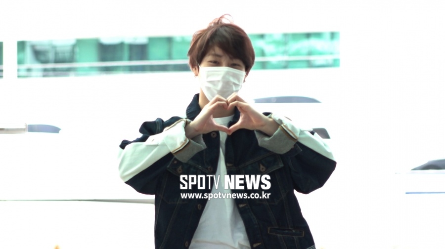 하성운(Ha Sung woon) 출국, 사랑스러운 '구르미' [공항패션]