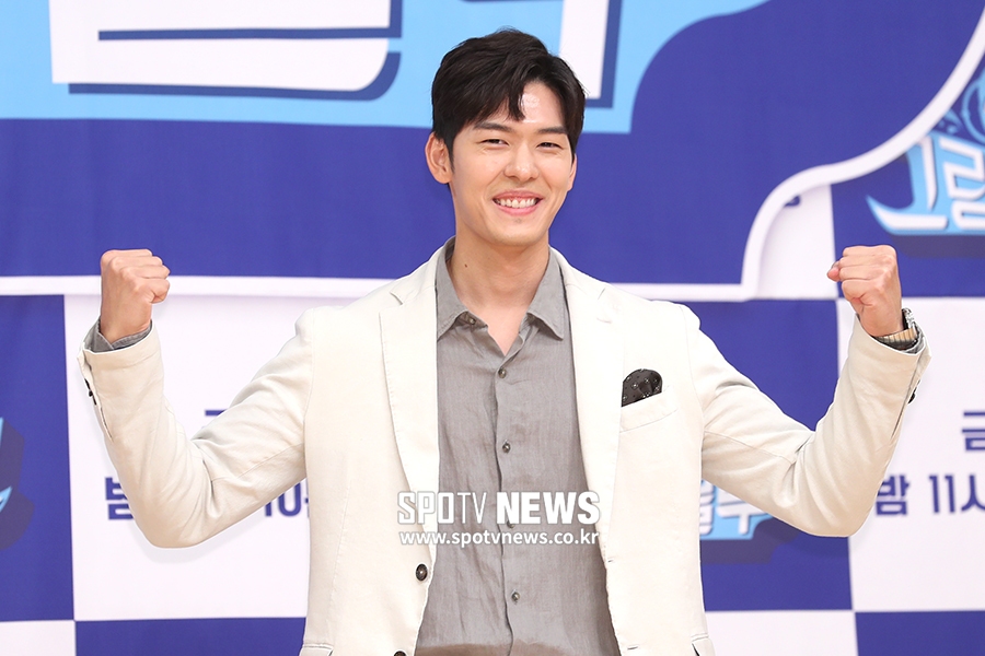 [포토S] 오스틴강, '훤칠하네~'