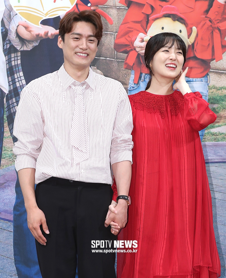 [포토S] 오상진-김소영 부부, '메이트 위해서 전셋집 도배도 했어요~'