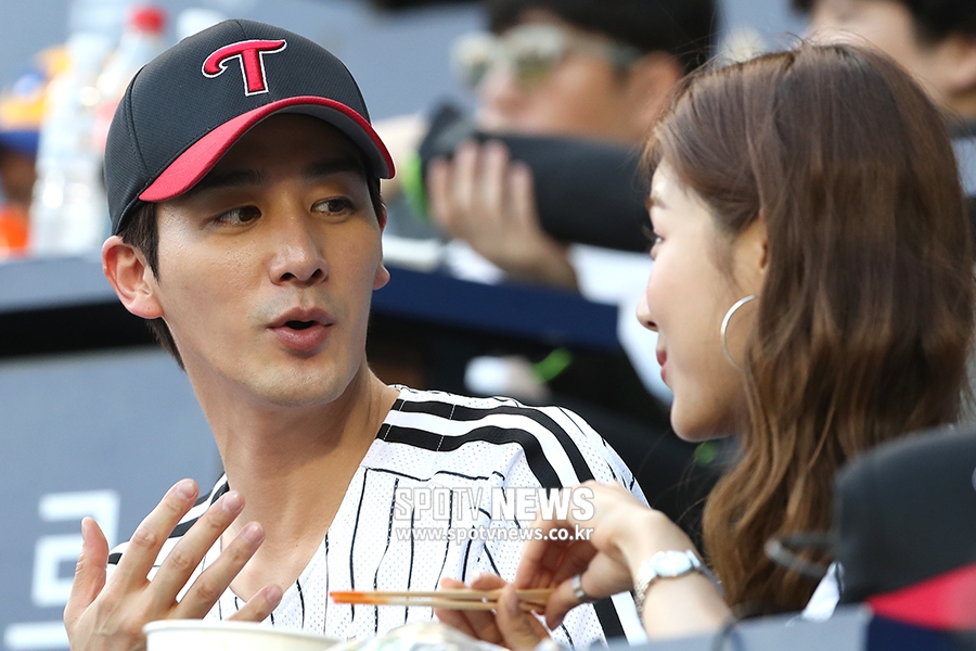 [포토S] 오창석, 연인 이채은 바라보는 꿀 떨어지는 눈빛