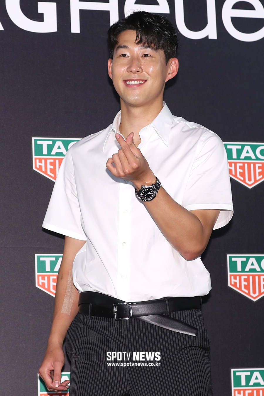 [포토S] 손흥민, 깔끔한 '남친룩'