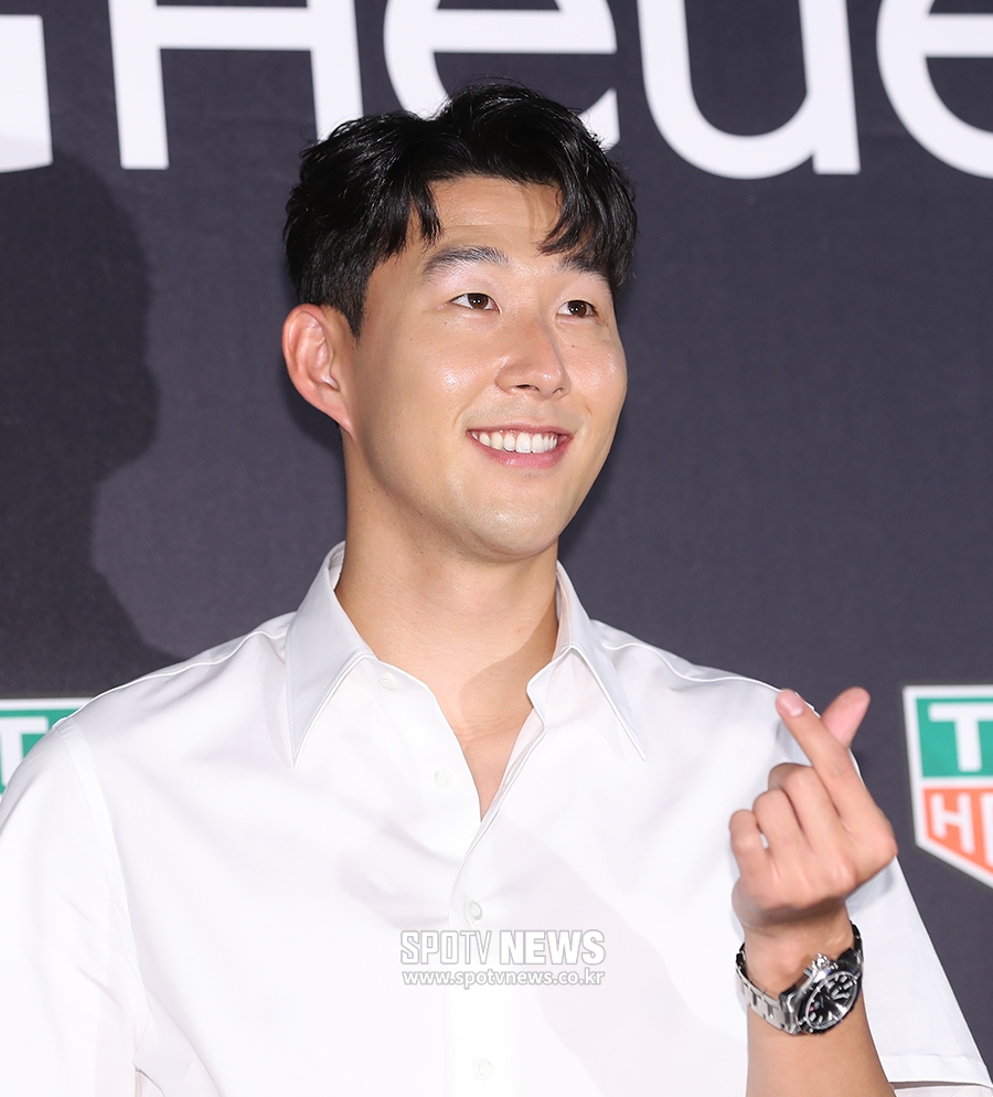 [포토S] 손흥민, '하트 받으세요~'