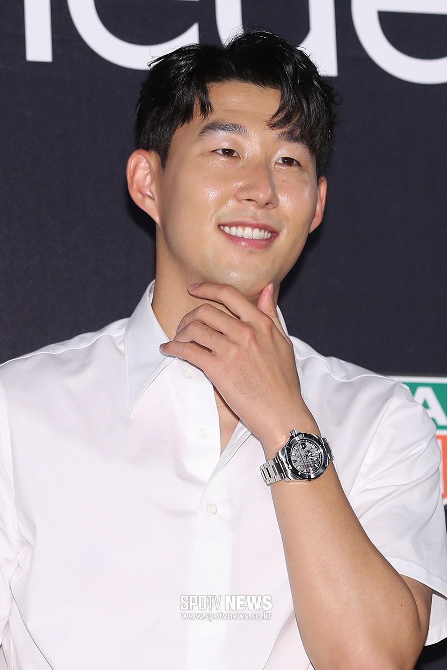 [포토S] 손흥민, 패션의 완성은 시계