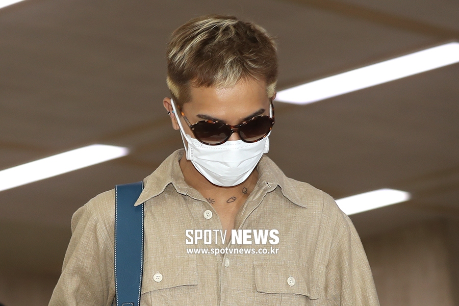 [포토S] 위너 송민호, 고개 푹 숙이고