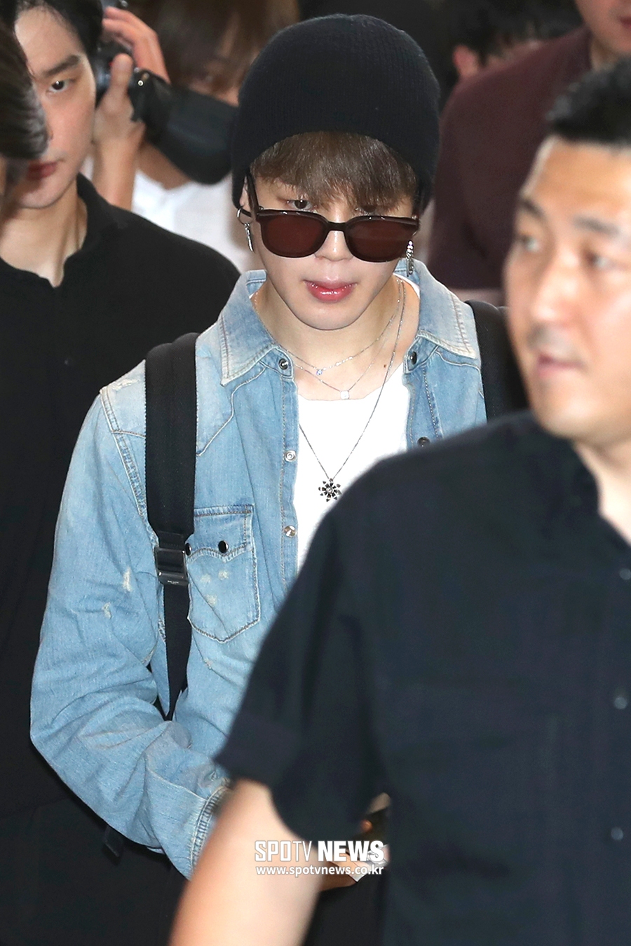 [포토S] 방탄소년단 지민, 상큼한 청재킷+비니 패션