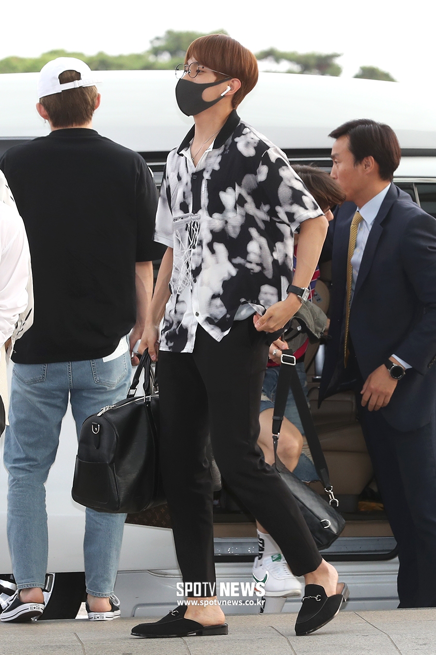 [포토S] 세븐틴 도겸, 편안하면서 패셔너블한 공항패션