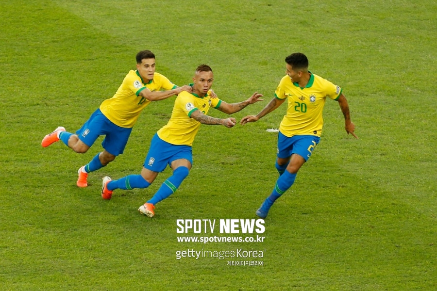 [코파 REVIEW] '12년 만에 우승' 브라질, 페루 3-1로 완파…개최국 자존심 살렸다