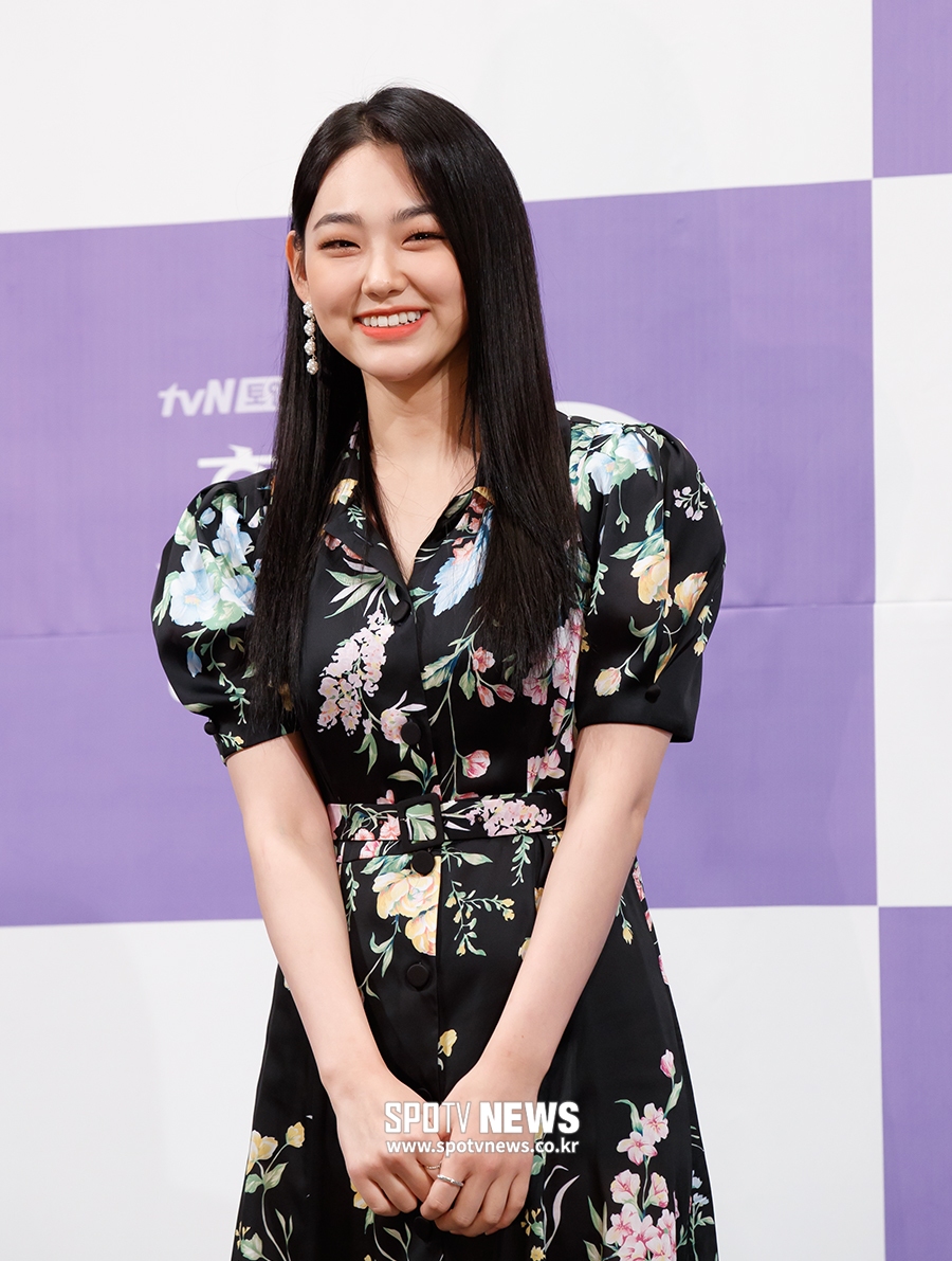 [포토S] 강미나, 사랑스러운 눈웃음