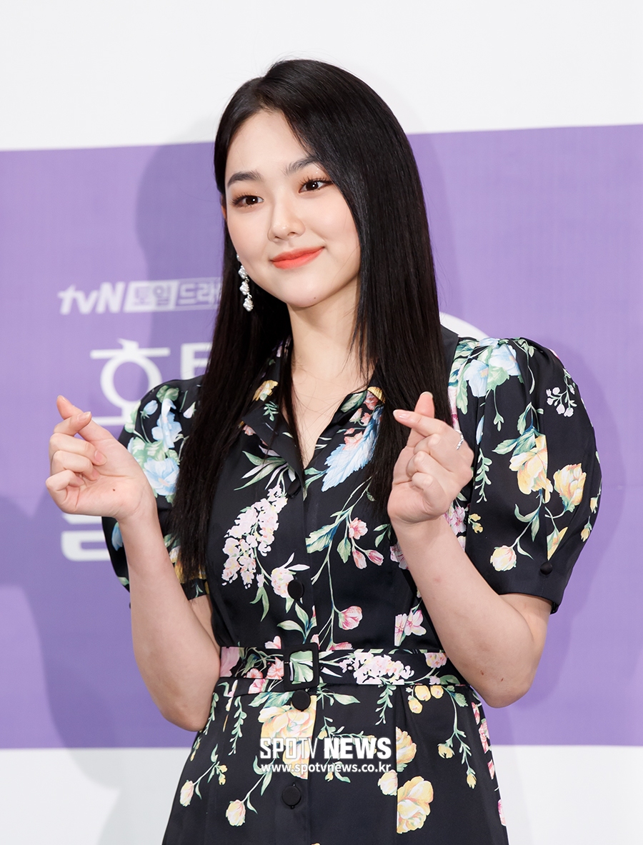 [포토S] 강미나, 더위 날리는 청량한 미모