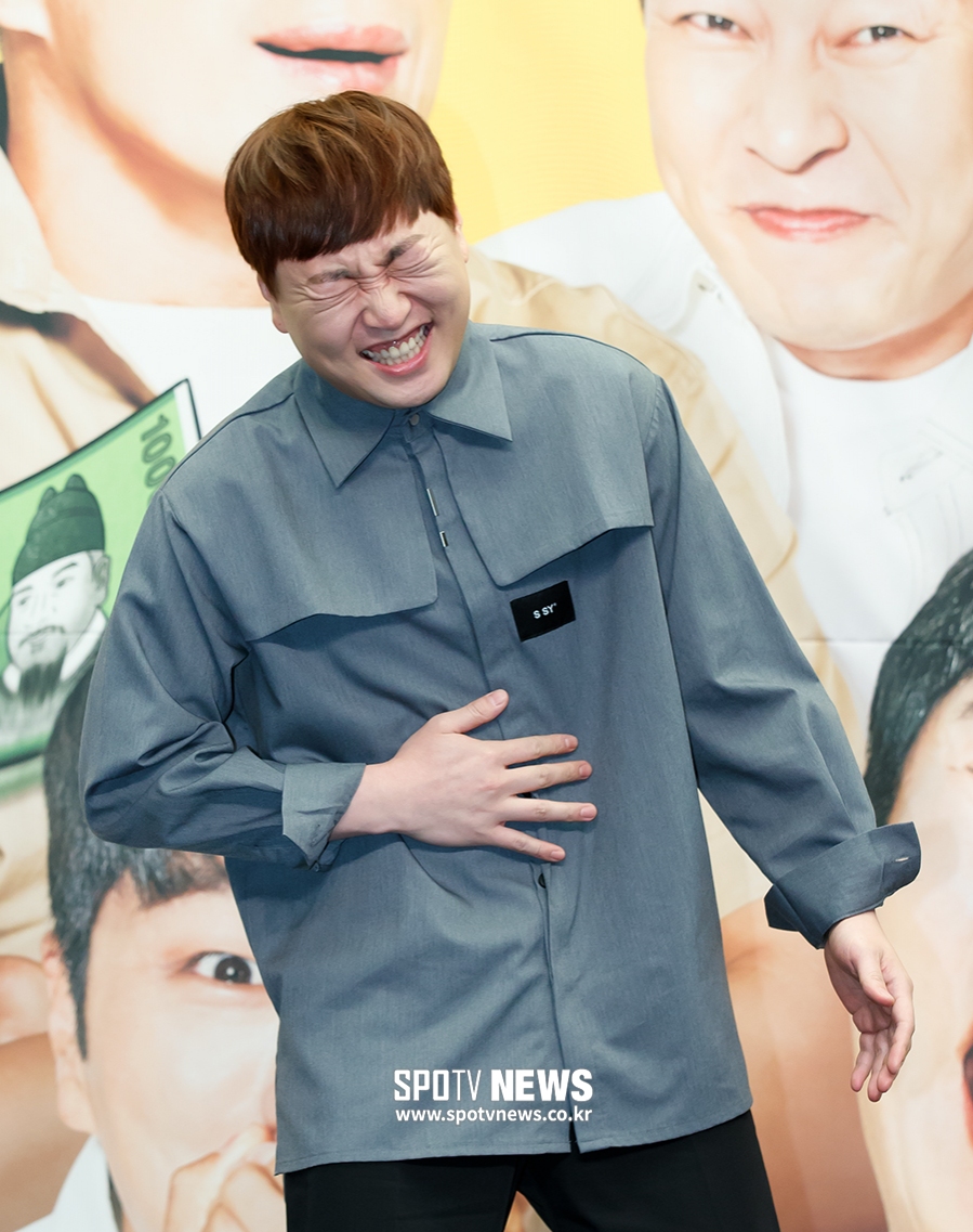 [포토S] 이진호, '내 배꼽 어디에'
