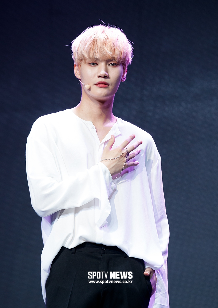 [포토S] 리미트리스 AM, 신비로운 눈빛