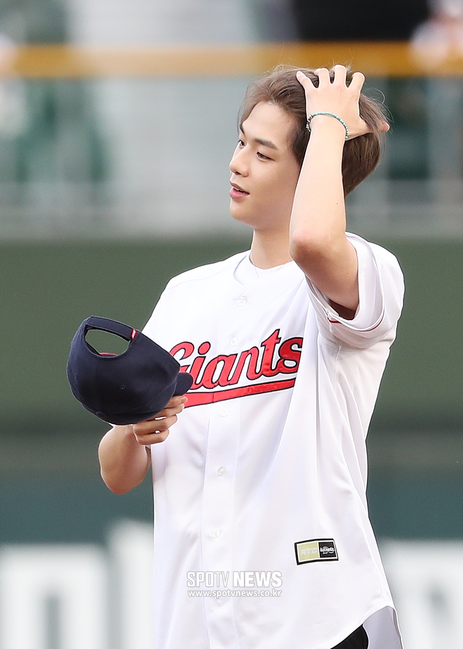 [포토S] 강다니엘, '머리만 넘겨도 심쿵'