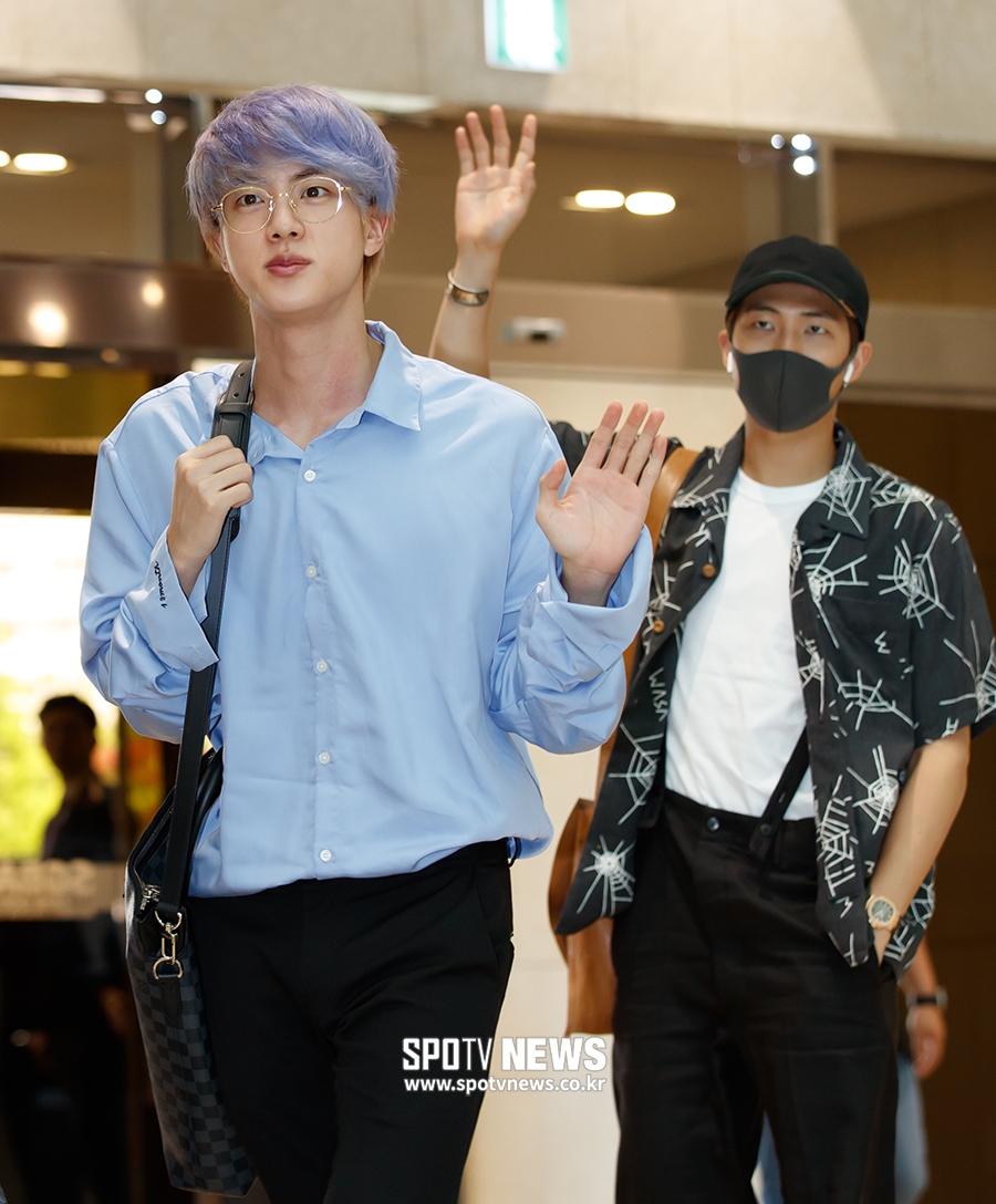 [포토S] 진-RM, '잘 다녀오겠습니다'