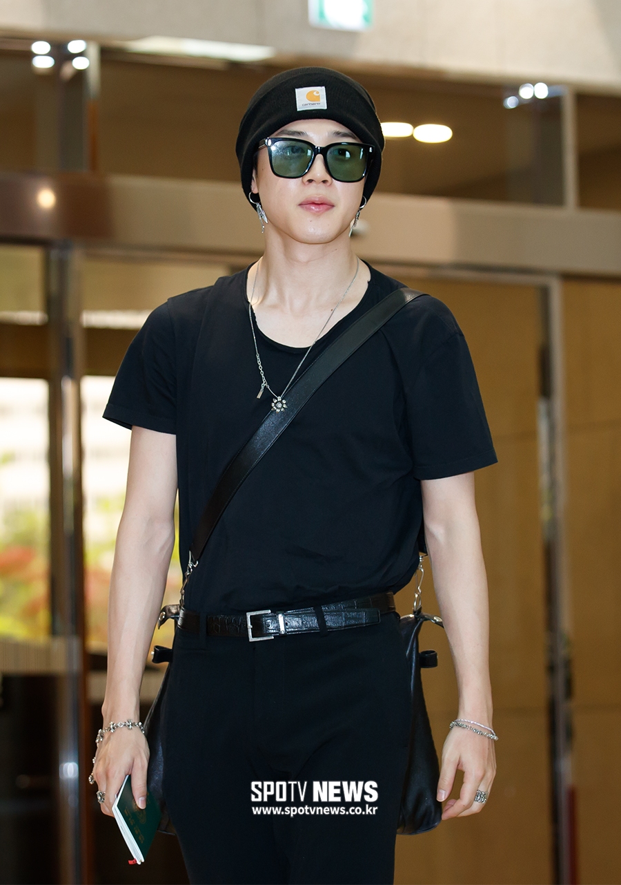 [포토S] 방탄소년단 지민, 아기 피부 뽐내며