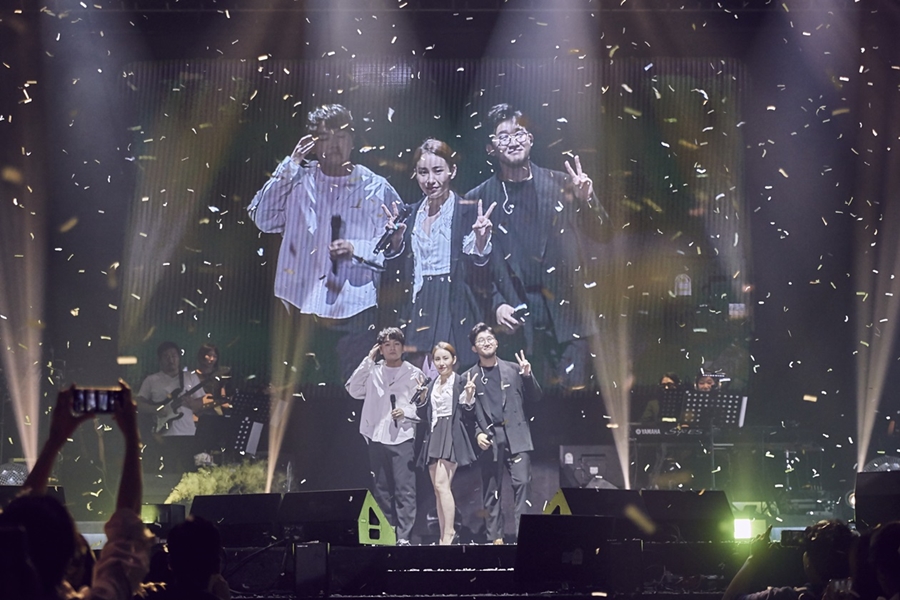 어반자카파, 10주년 콘서트 성료…'32곡 귀호강 라이브'