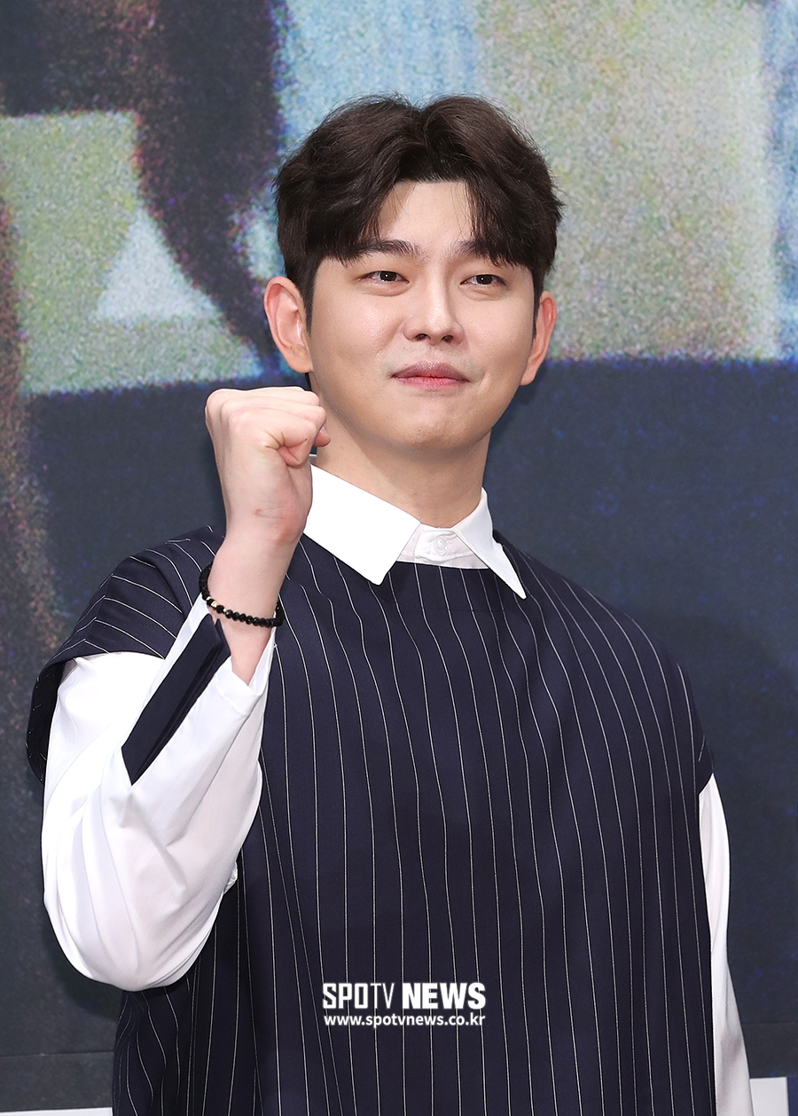 [포토S] 윤균상, 힘차게 파이팅!