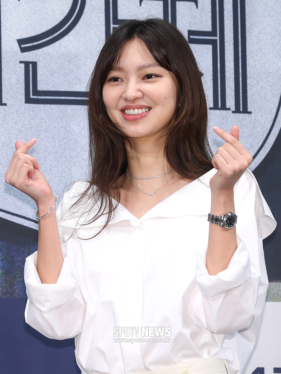 [포토S] 최유화, '하트 받으세요'