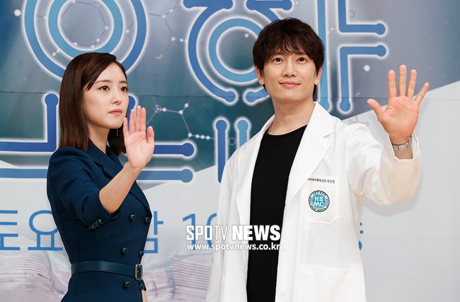 [포토S] 이세영-지성, 신비로운 포즈