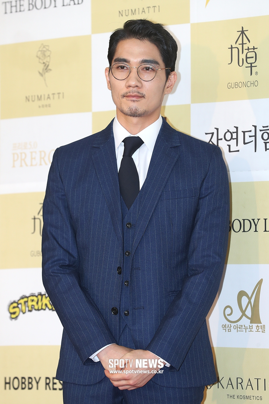 [포토S] 엄태구, 오늘은 지적인 이미지