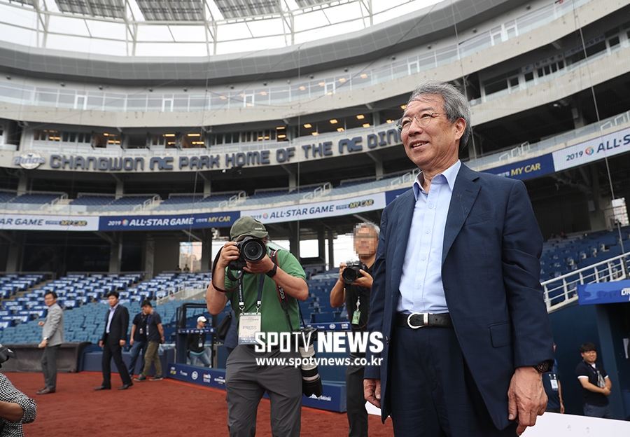 [포토S] 정운찬 총재, '오늘 경기 힘들겠네요'