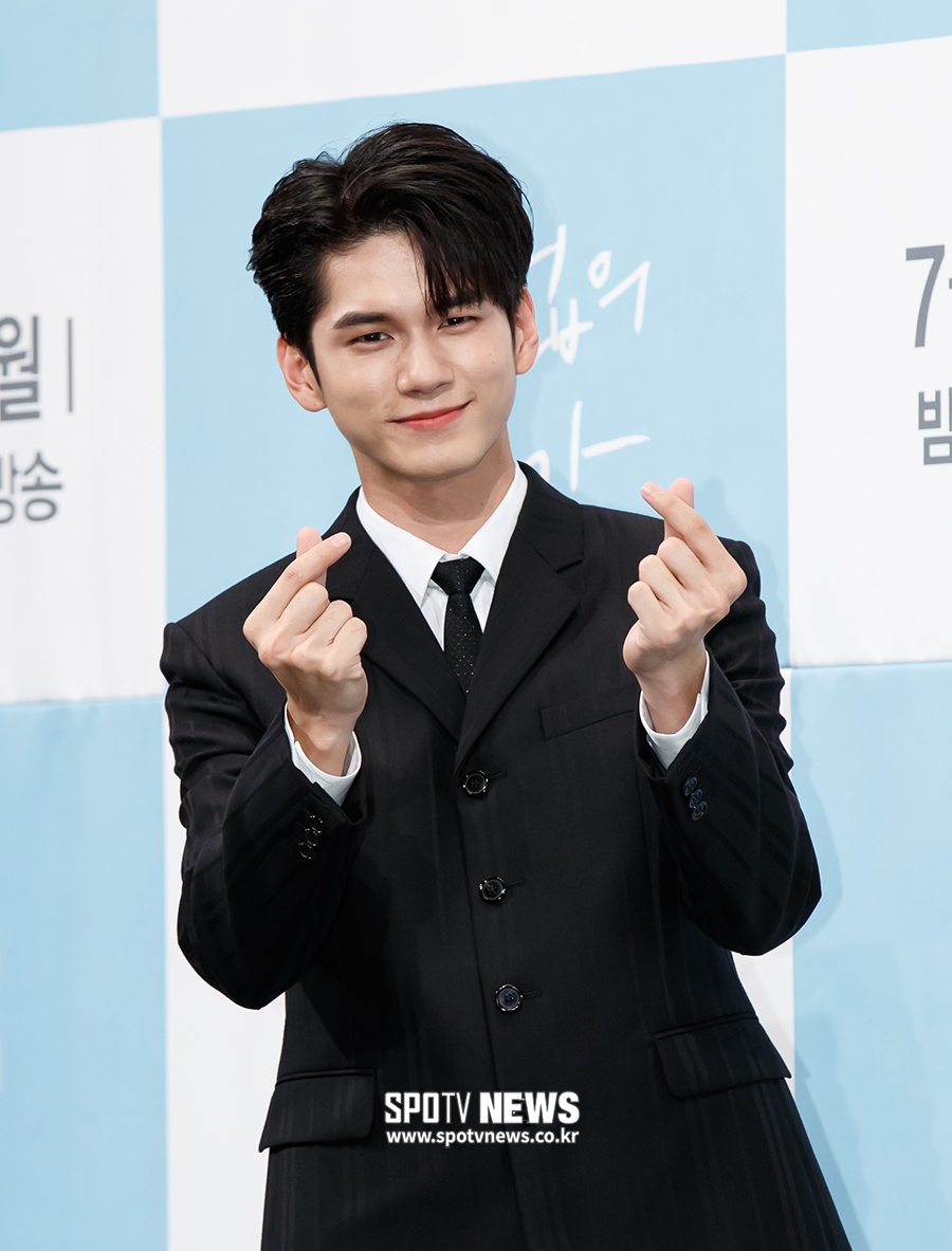 [포토S] 옹성우, '손하트 받으세요'