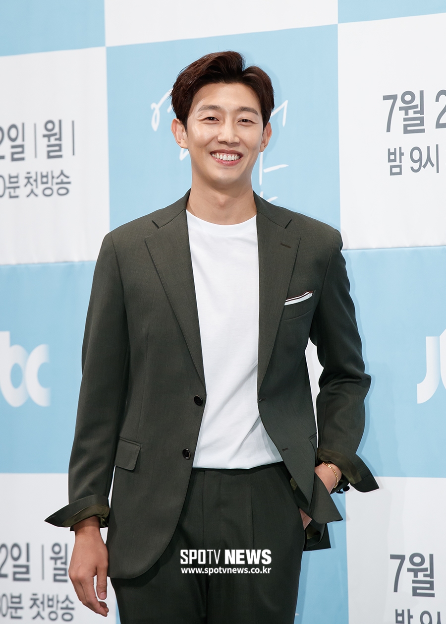 [포토S] 강기영, 시원한 미소