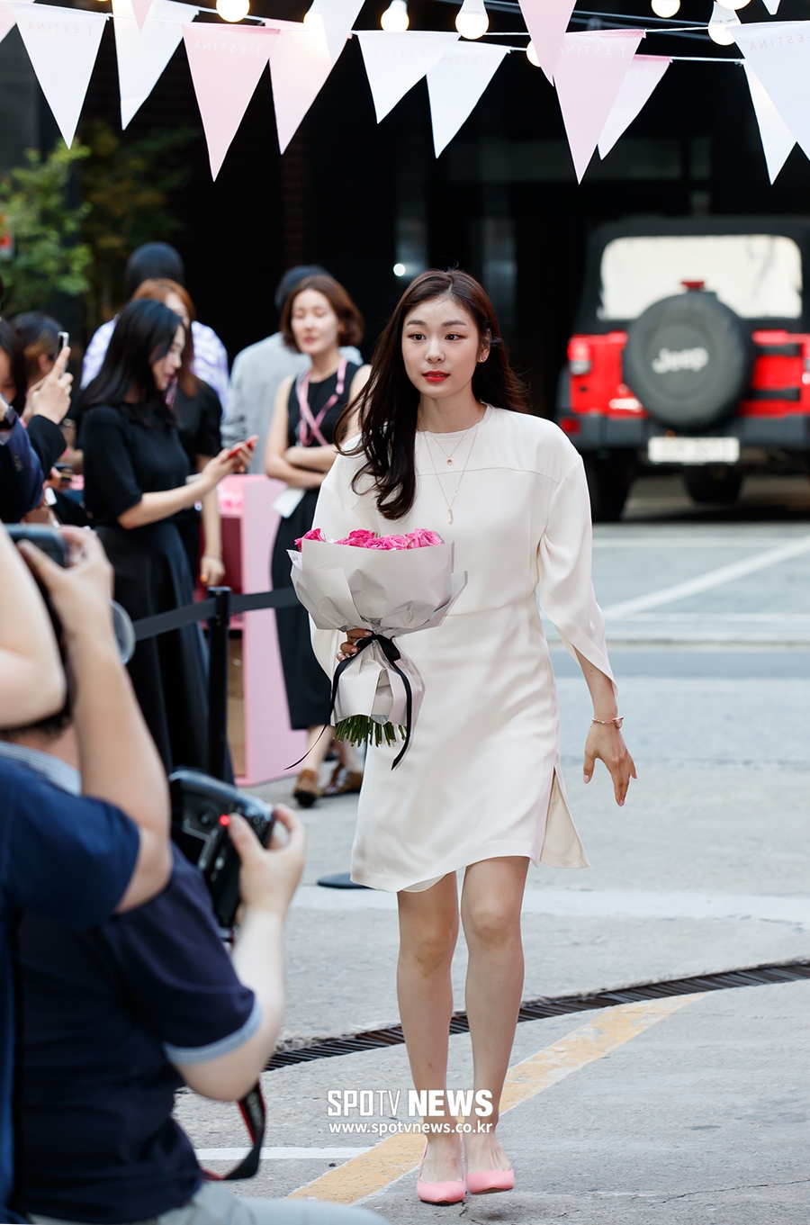 [포토S] 김연아, 행사장 빛내는 미모