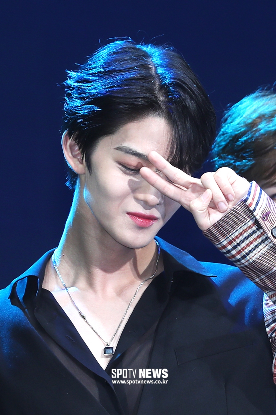[포토S] 배진영, 수줍게 브이~