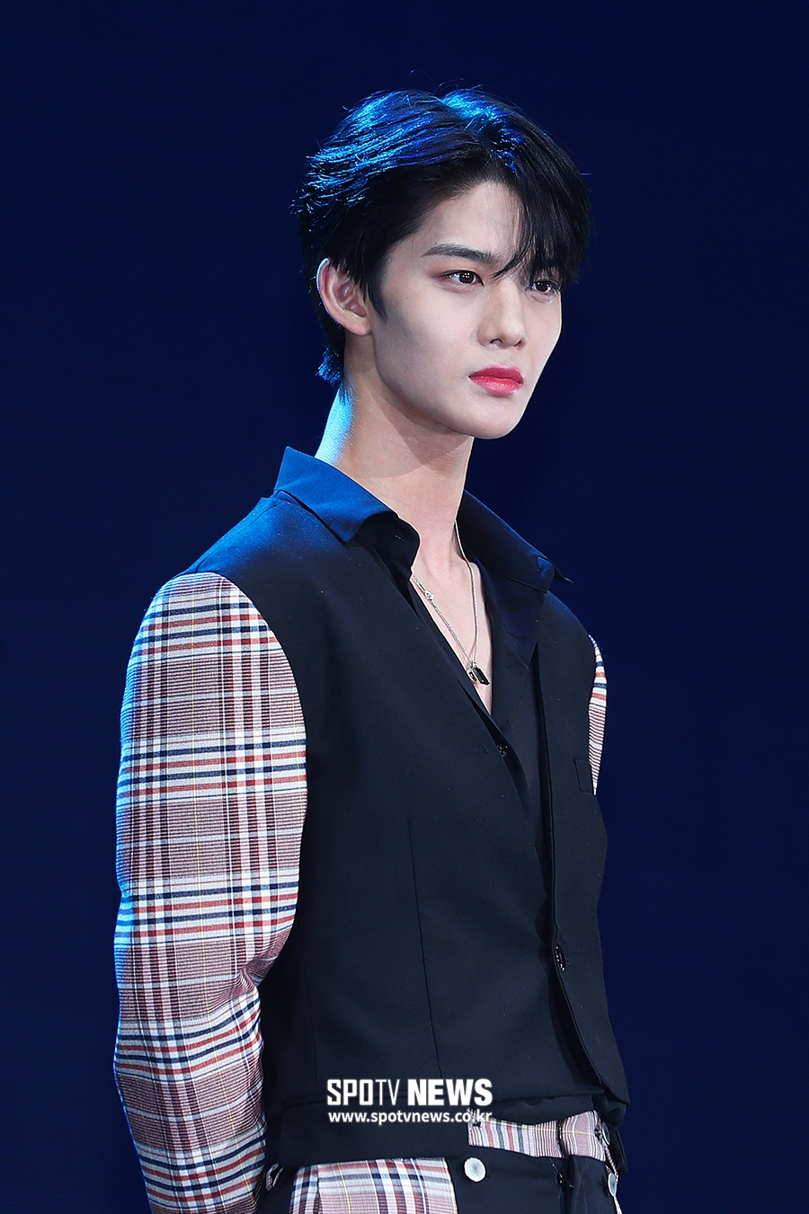 [포토S] 배진영, 살아 있는 조각
