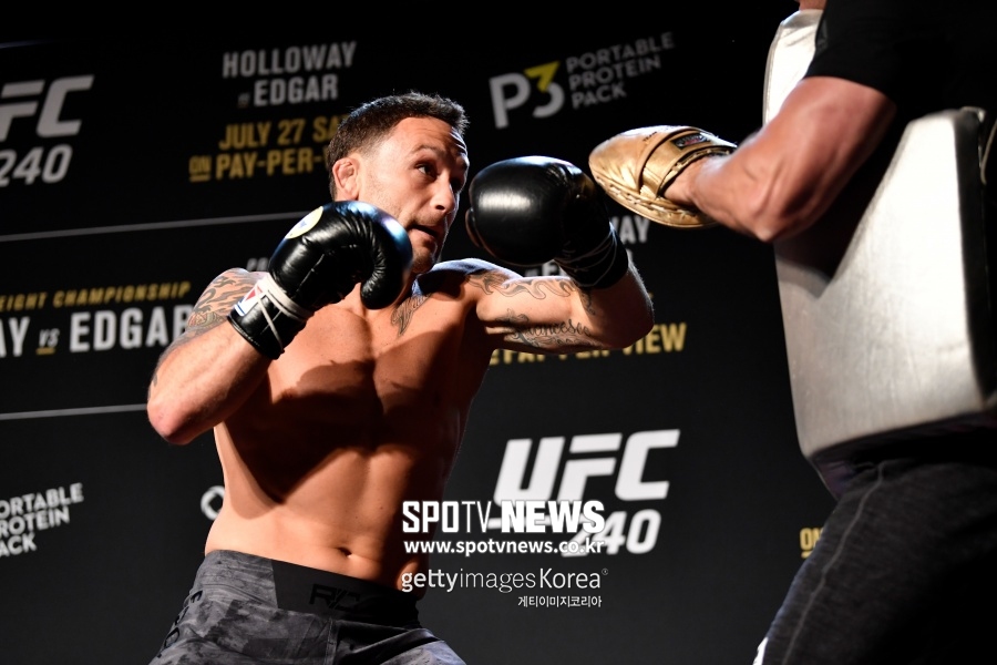 [정오의 UFC] 정찬성, 오르테가에게 또 메시지…물고 늘어지는 좀비