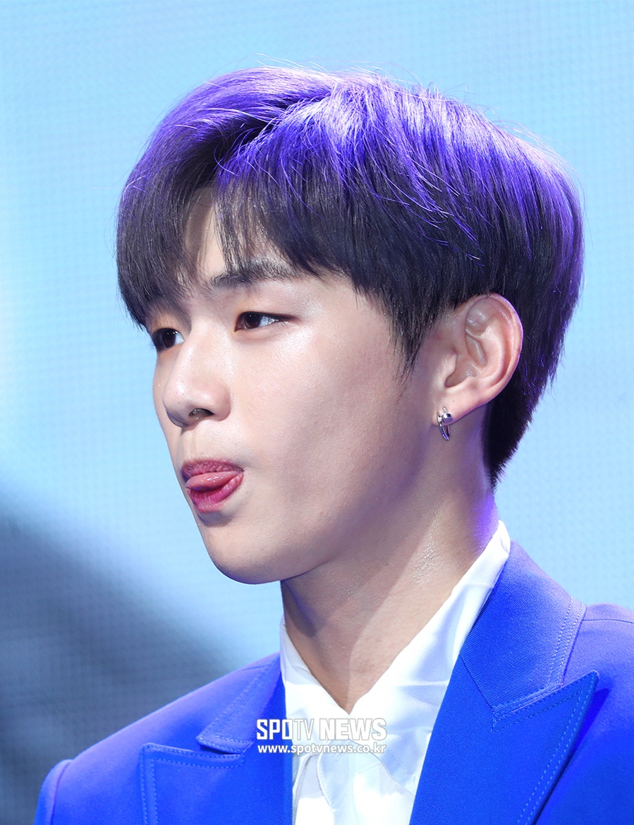 [포토S] 강다니엘, 혀 빼꼼