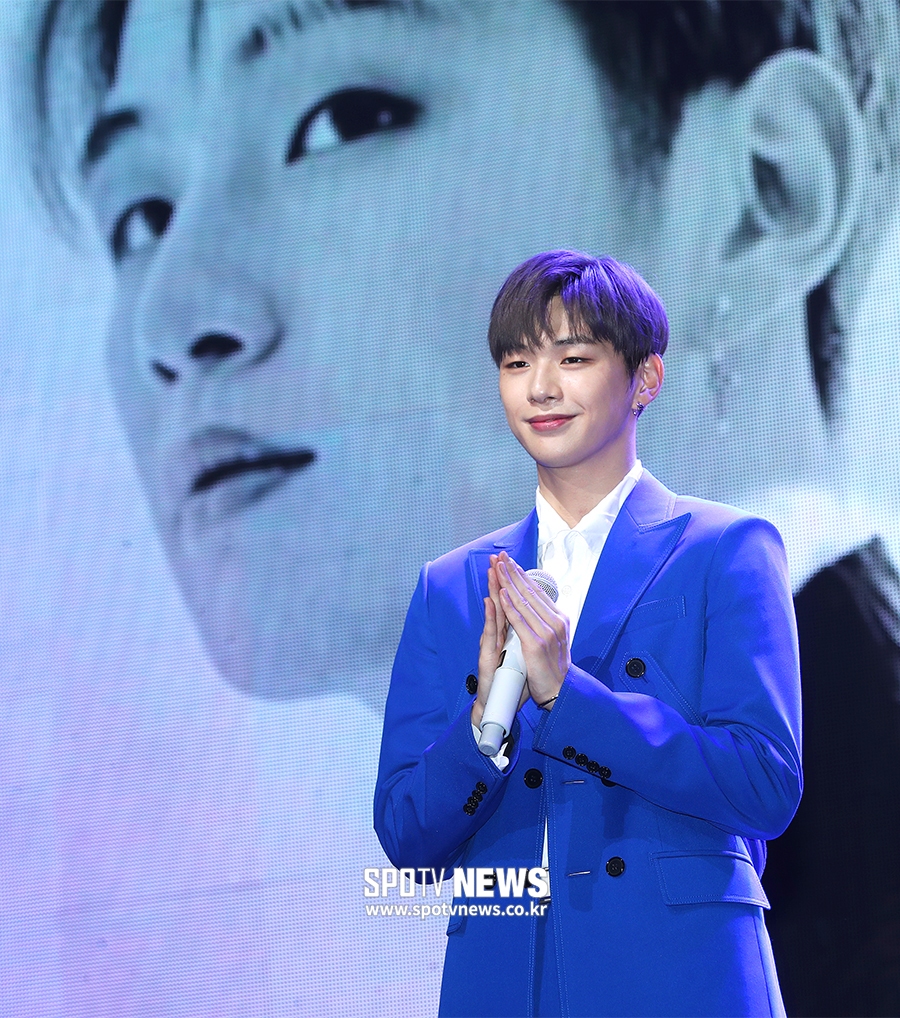 [포토S] 강다니엘, '앞으로도 많이 사랑해 주세요!'