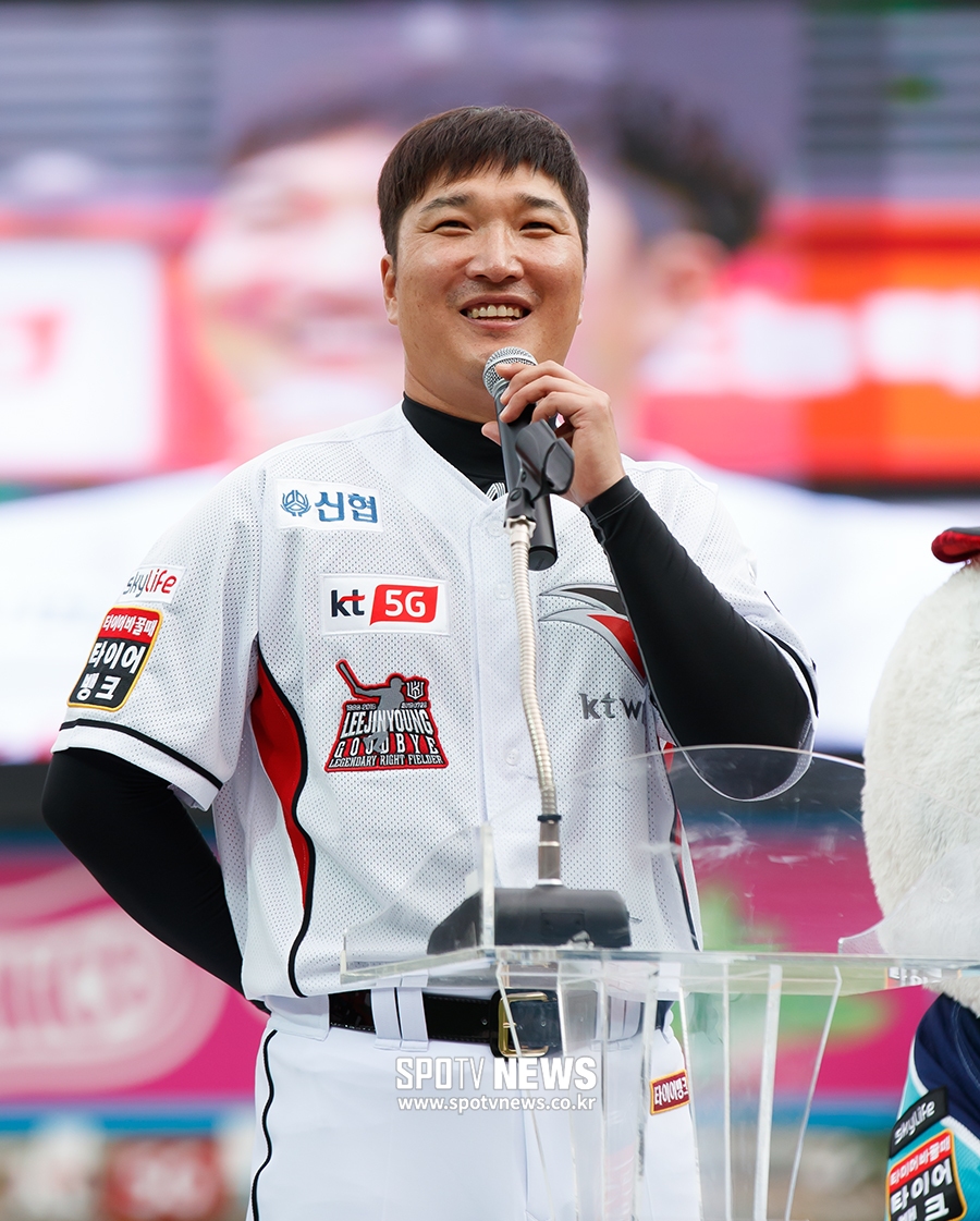 [포토S] 은퇴 이진영, 뜨거운 이별 인사