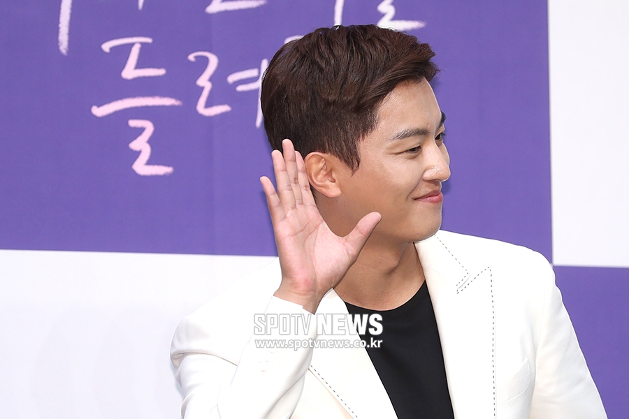 [포토S] 연우진, '너의 노래를 들려줘'
