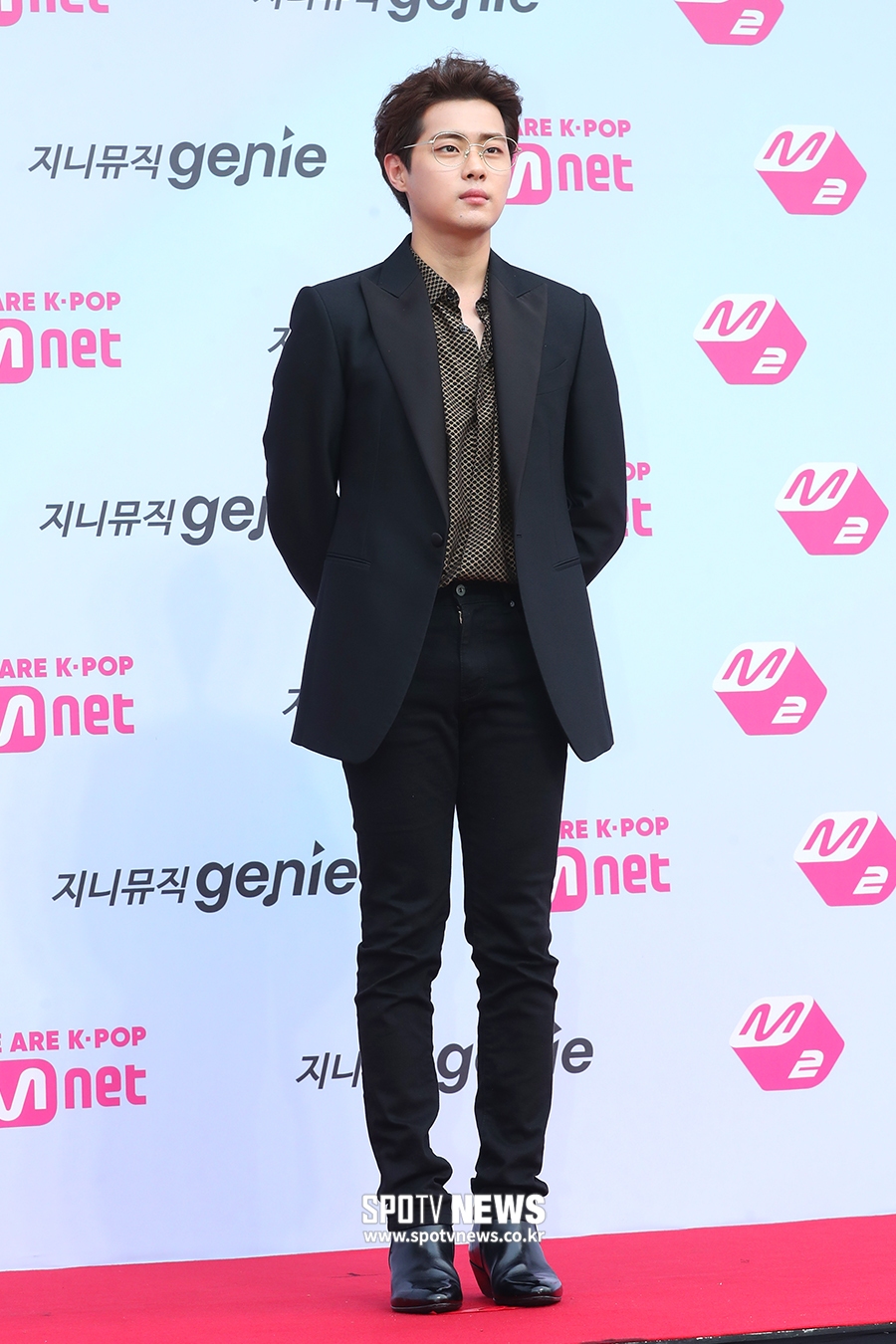 [포토S] 조병규, '날씨가 덥네요'