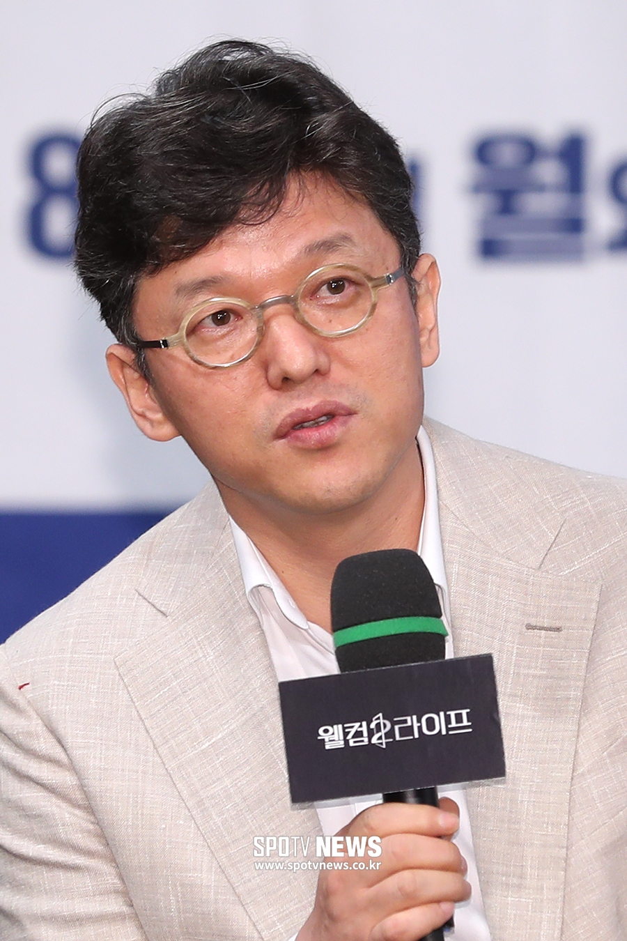 [포토S] 인사말 하는 김근홍 감독
